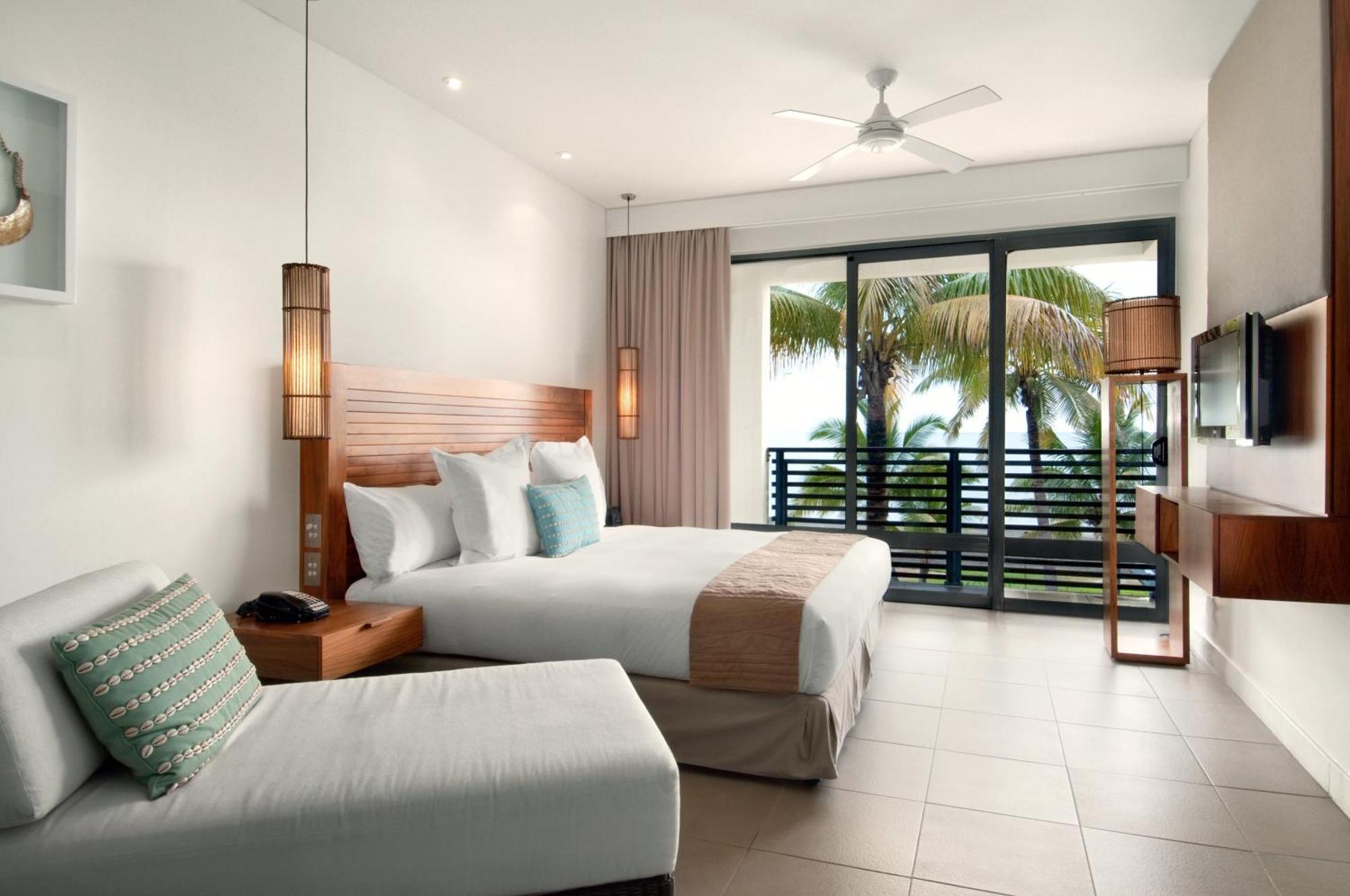 Hilton Fiji Beach Resort And Spa Denarau Island Exterior foto A room at the Hilton Moorea
